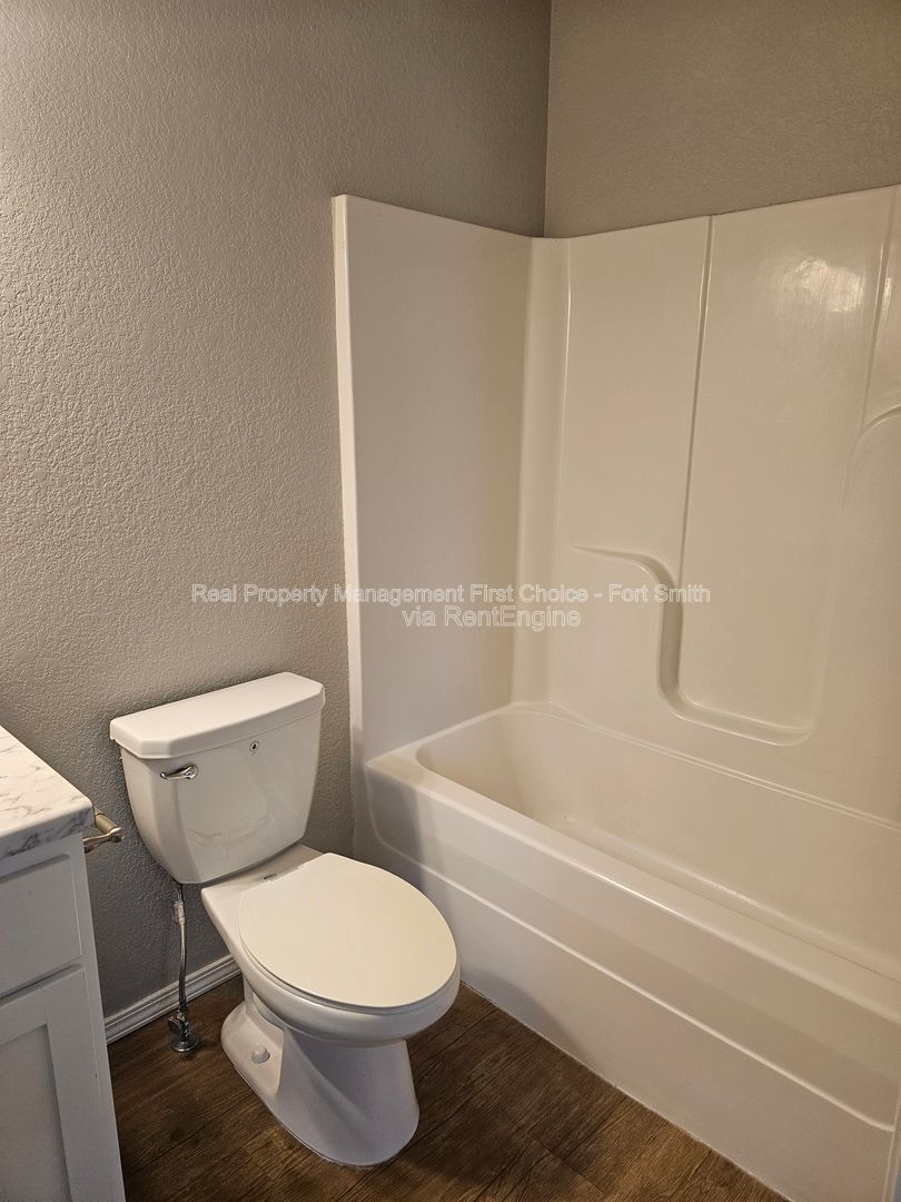 Building Photo - 2100 Ingalls Ln