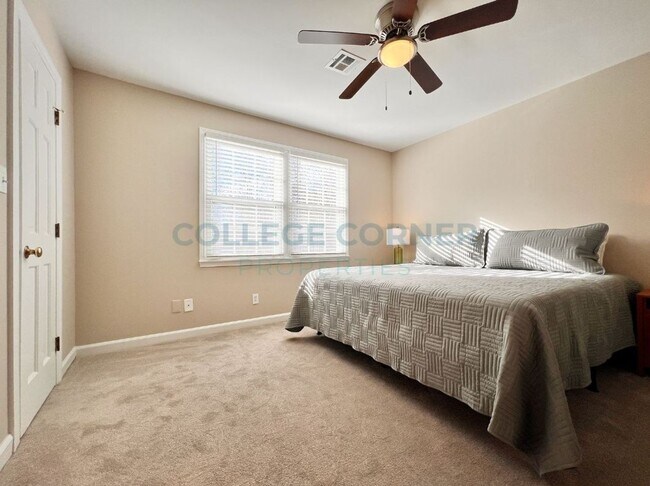 Building Photo - 330 Hanover Arms Ct