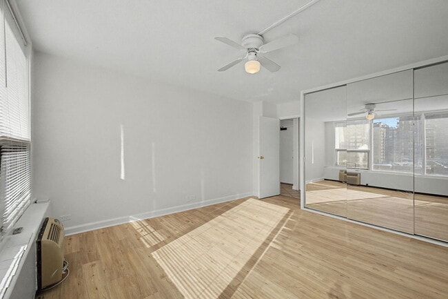 Building Photo - 1400 N State Pkwy