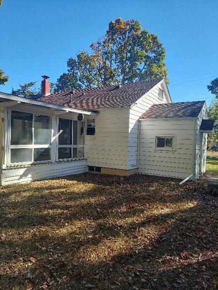 Building Photo - 6050 Wesch Rd