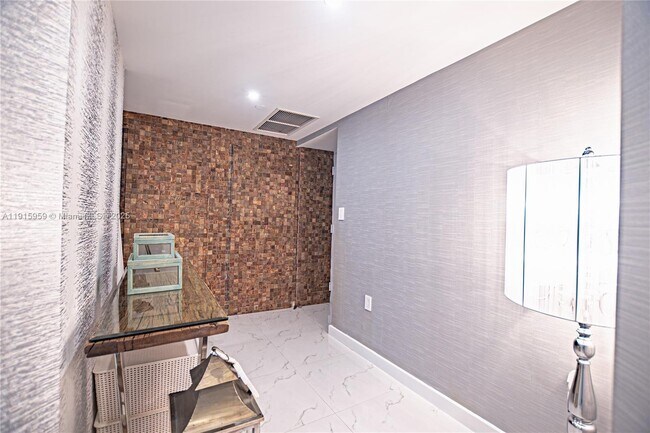 Building Photo - 500 Brickell Ave