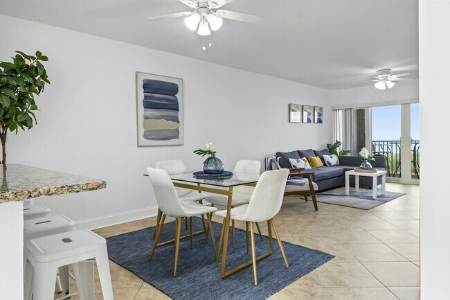 Building Photo - 10152 S Ocean Dr