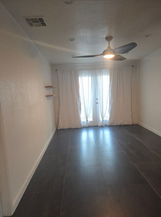 Building Photo - 3 Bedroom 1.5 Bath Modern Farmhouse near JT National Park * MOVE IN SPECIAL*