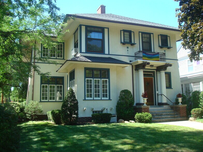 Front of House - 457 Paris Ave SE