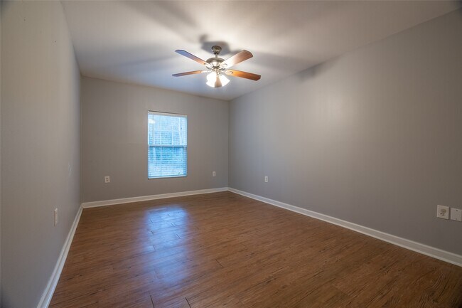 Building Photo - 2405 County Rd 2235