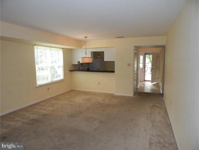 Building Photo - 106 Pinewood Dr