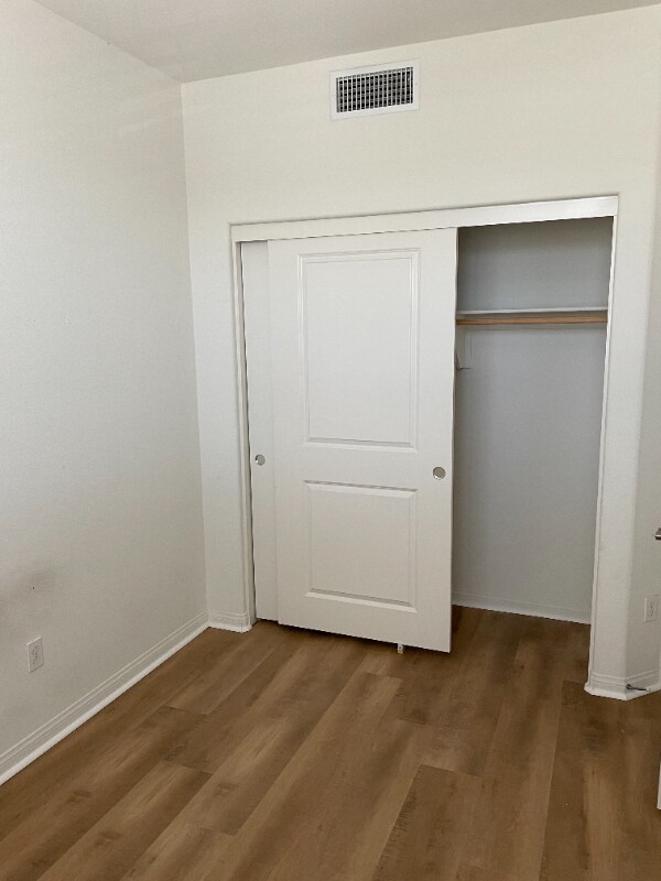 Building Photo - 335 N Fenimore Ave