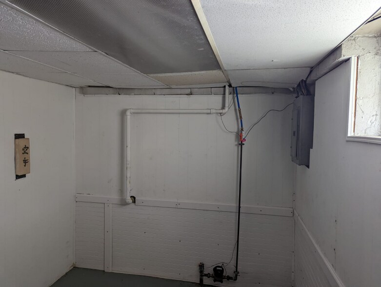 Building Photo - 937 Woodbine St