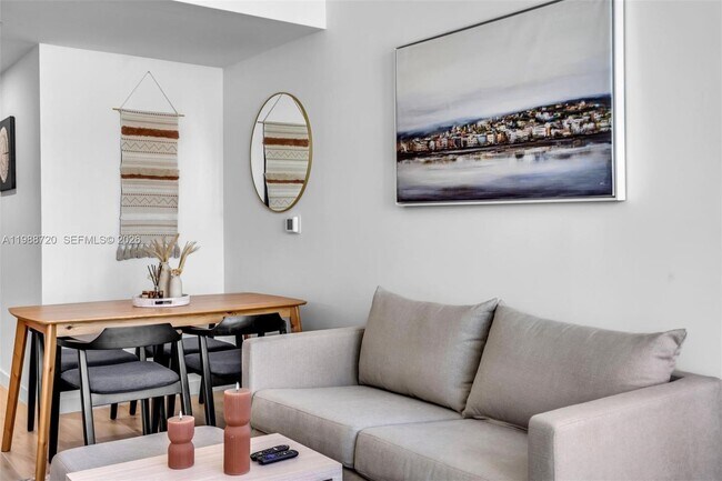 Building Photo - 225 N Miami Ave