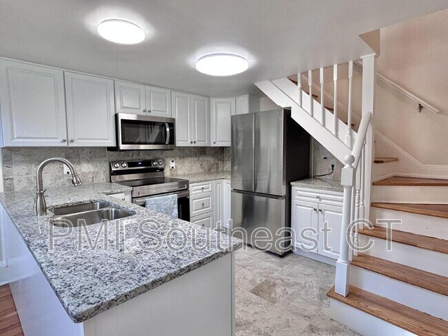 Building Photo - 32 Starr St