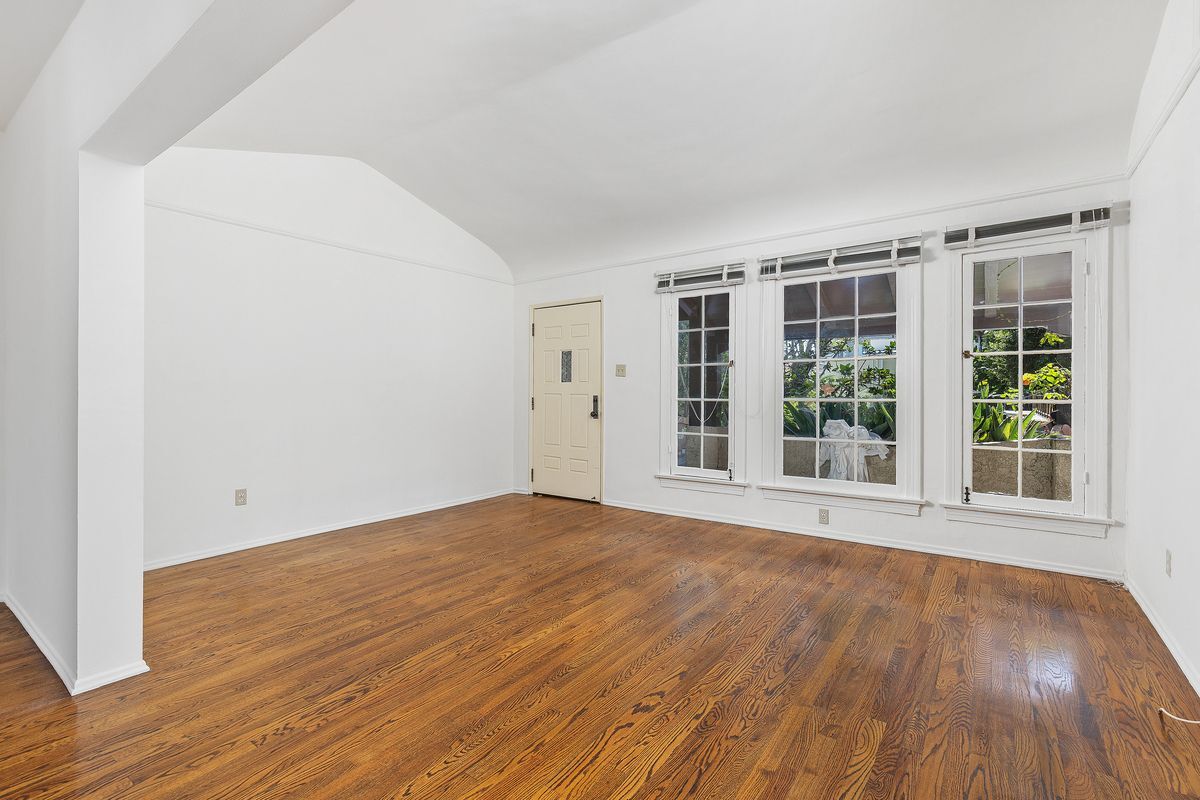 Building Photo - 720 N Harper Ave