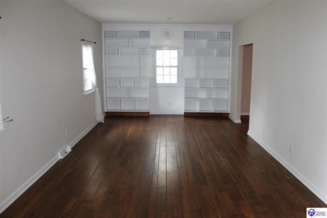 Building Photo - 593 Charlemagne Blvd