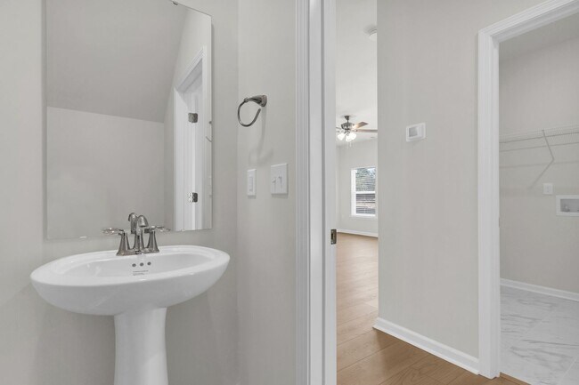 Building Photo - Perfect family home in Ocean Isle Beach