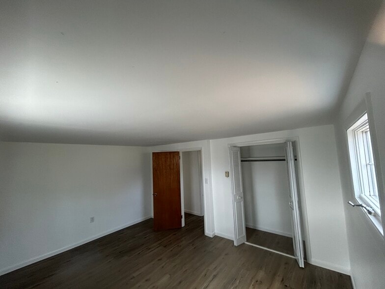 Big Bedroom - 1520 Harvey Ln