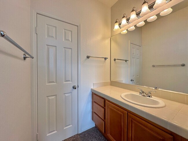 Building Photo - Stunning 3BR+Den Tuscan Villa in Torrey Del Mar - Your Dream Home Awaits - More Photos Coming Soon!