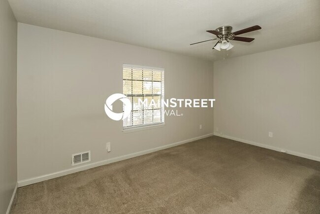 Building Photo - 4 Bedroom Pet-Friendly Home in Atlanta, GA with Main Street Renewal