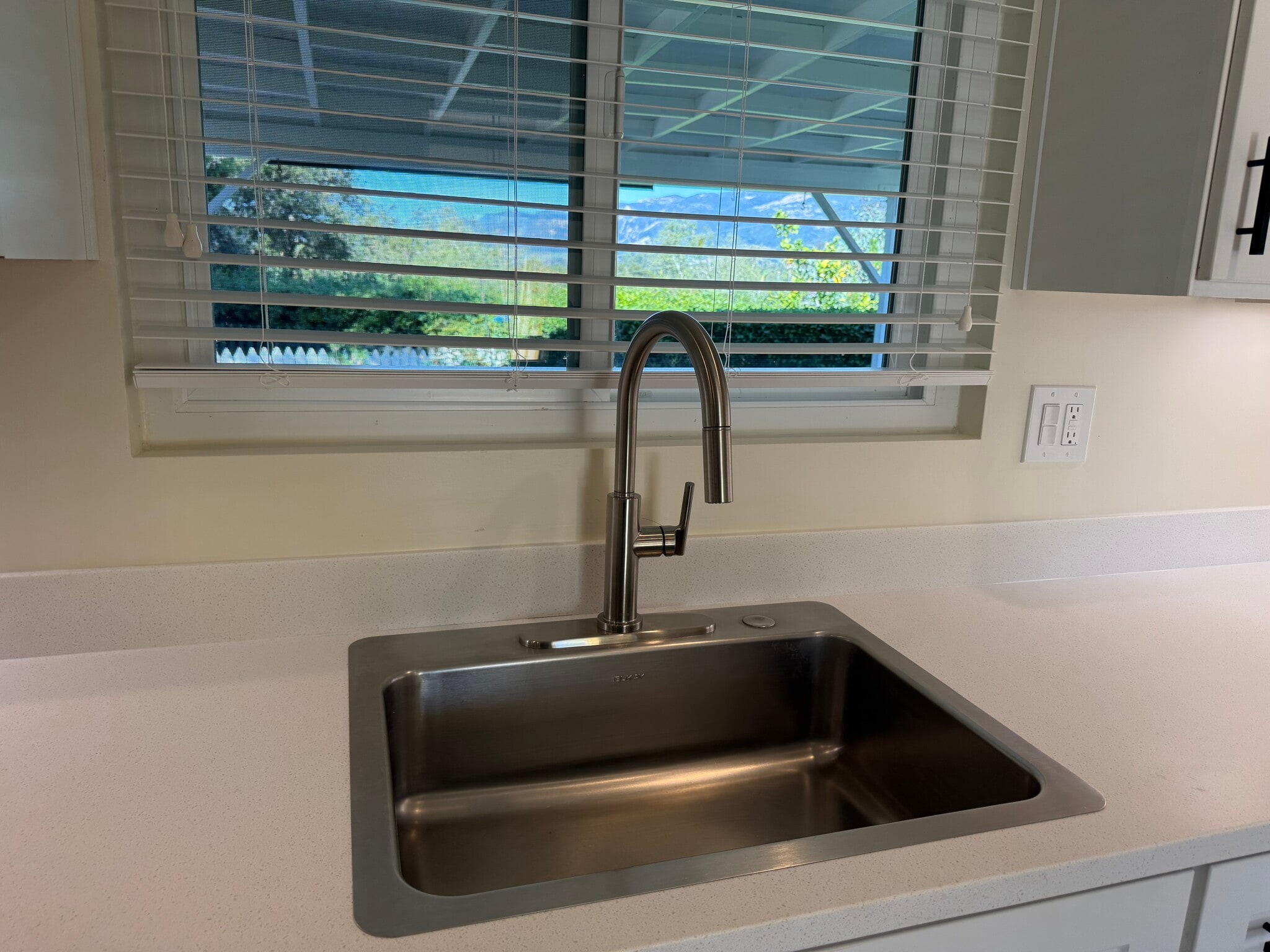 Building Photo - 486 Vaquero Ln