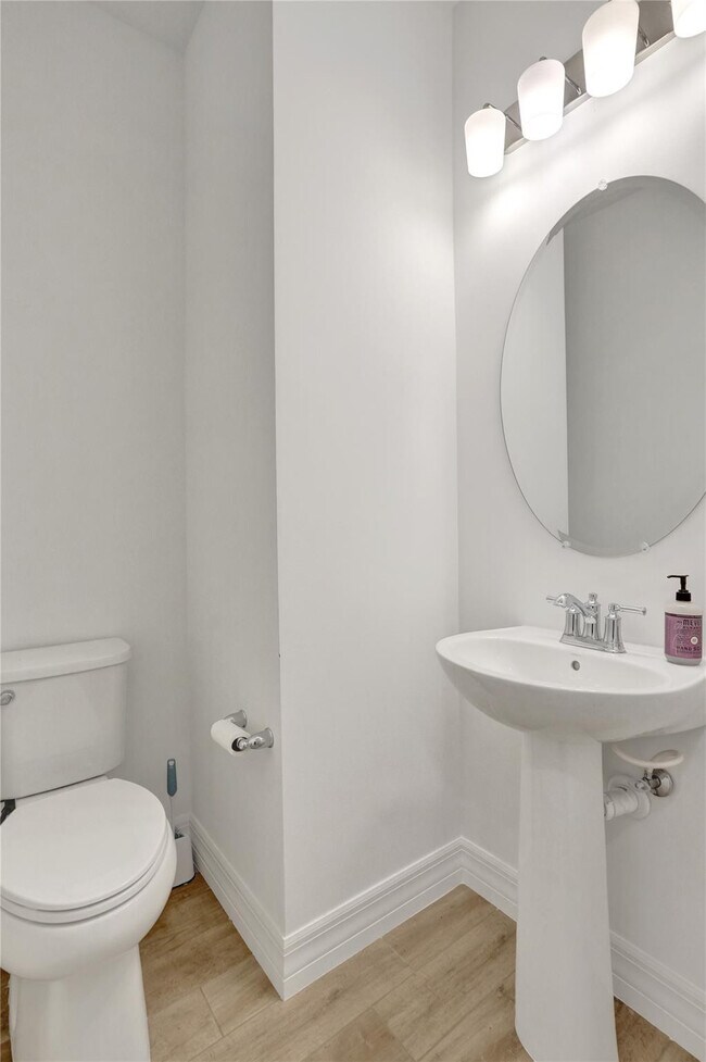 Building Photo - 8355 NW 7th Pl