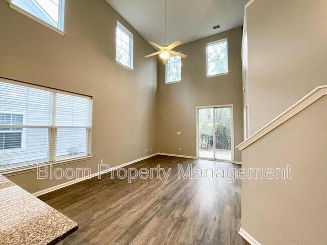 Building Photo - 4995 Hay Bale Ct