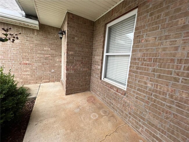 Building Photo - 3400 SW Deerfield Blvd