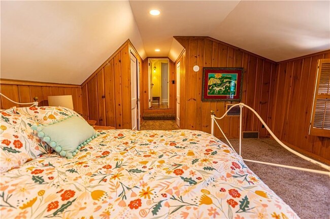 Building Photo - Stunning 4-Bedroom Home with Attached Gara...