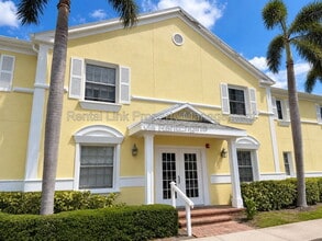 Building Photo - 4728 Beach Dr SE