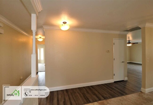 Building Photo - 3712 Canterbury Dr