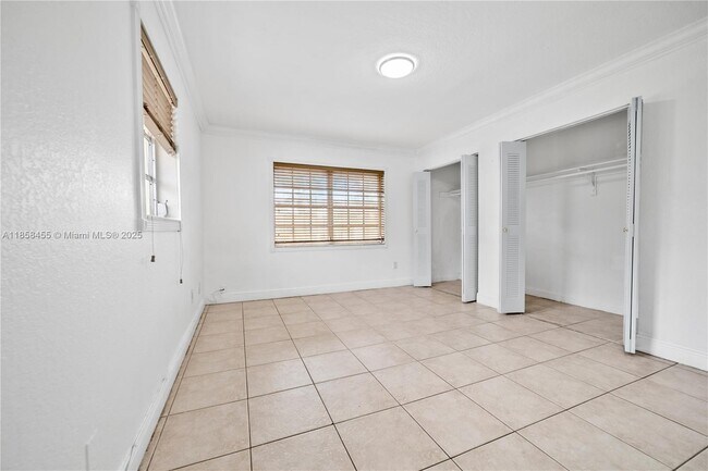 Building Photo - 8650 SW 109th Ave