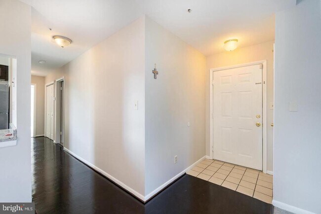 Building Photo - 13408 Shady Knoll Dr