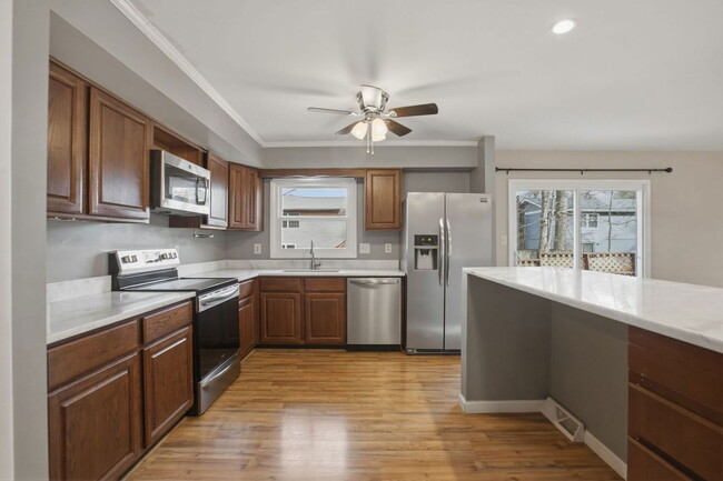 Building Photo - 21580 Columbia St