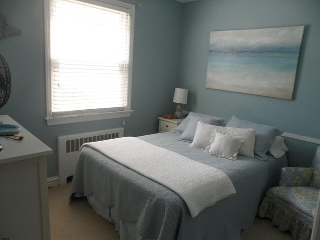 Building Photo - 205 N Essex Ave