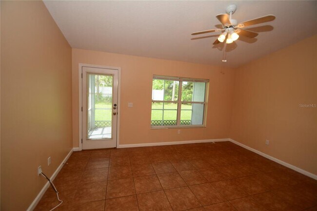 Building Photo - 37 Eton Ln