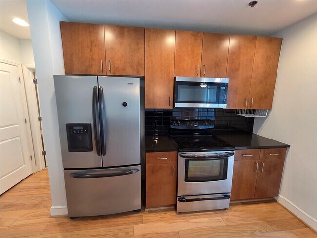 Building Photo - 44 Peachtree Pl NE