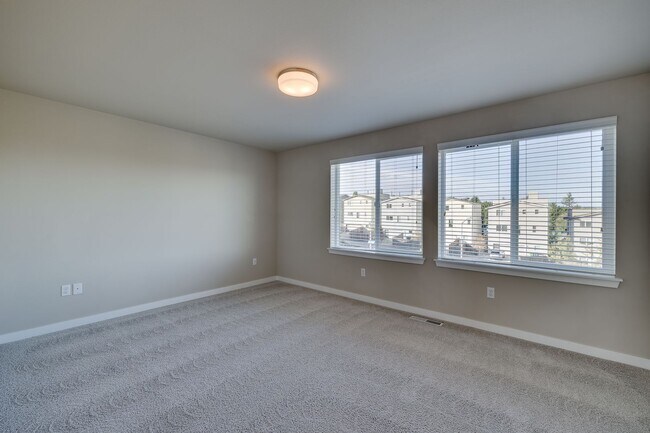 Building Photo - Stunning 4-Bedroom Home in Otani Gardens –...