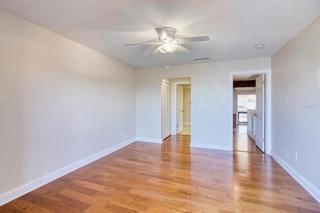 Building Photo - 121 Lagoon Ct