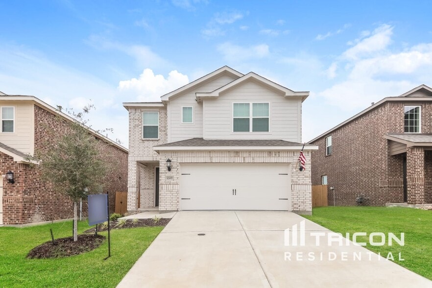 Primary Photo - 1207 Bullock Dr