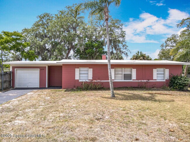 Building Photo - 1590 Hilldale Rd