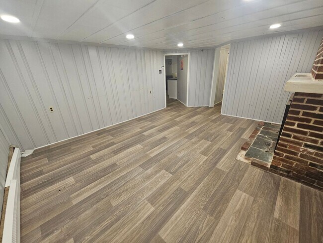 Building Photo - 143 N Albemarle St