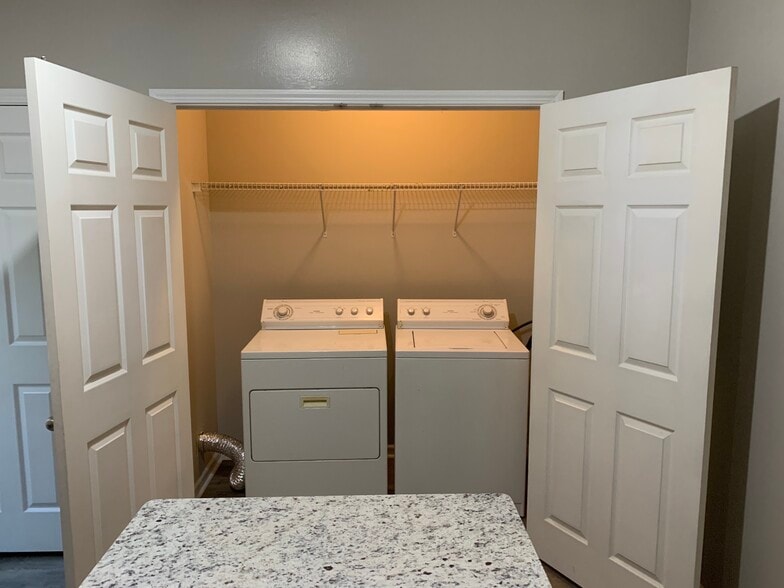 Building Photo - 2170 Del Lago Cir NW