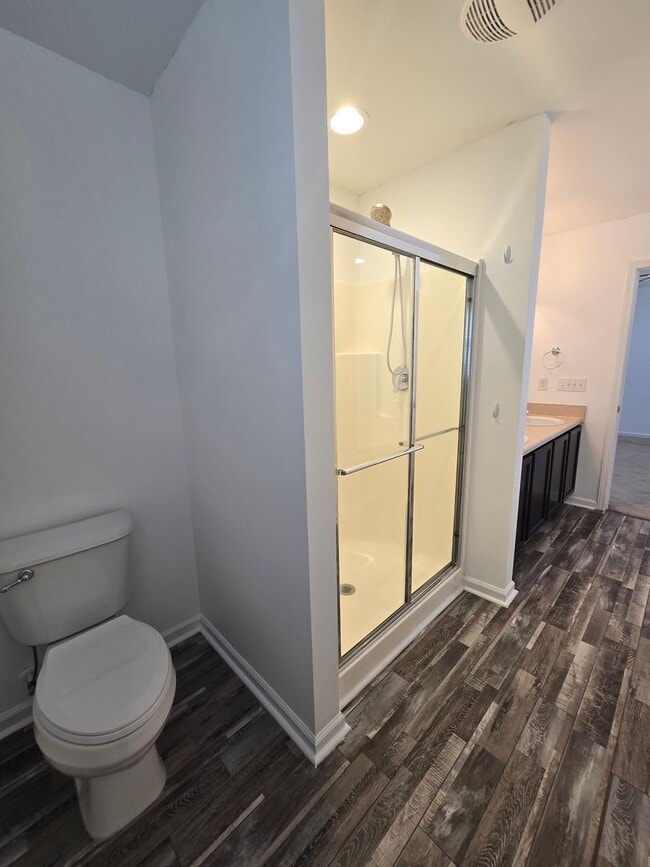 Building Photo - NEW LISTING!!!!!