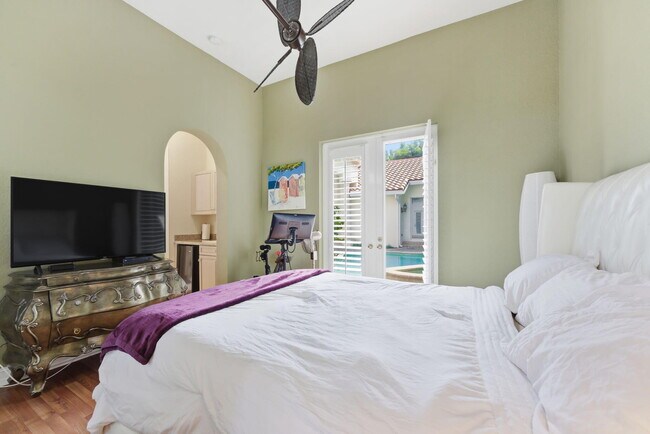 Building Photo - 7162 Vía Firenze