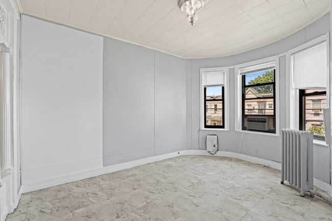 Building Photo - 61 Clendenny Ave