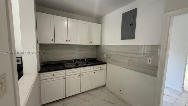 Building Photo - 836 NW 29th St