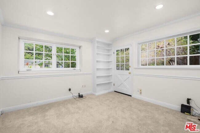 Building Photo - 30604 Sicomoro Dr