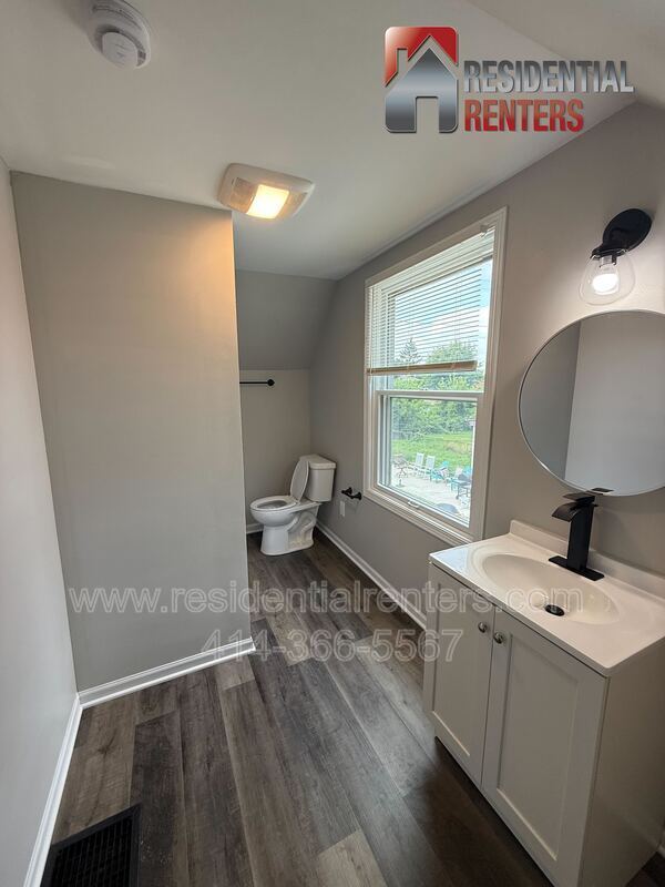 Building Photo - 4845 N 44th St