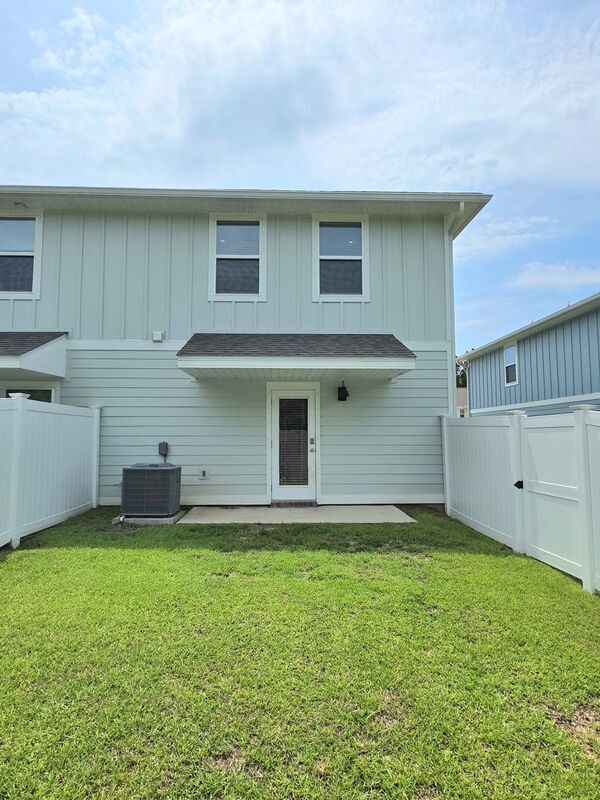 Building Photo - 8742 Meadow Flower Ln