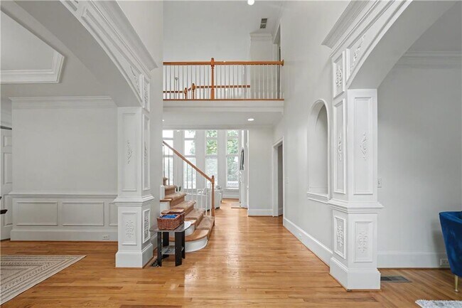 Building Photo - 2260 Bent Creek Manor