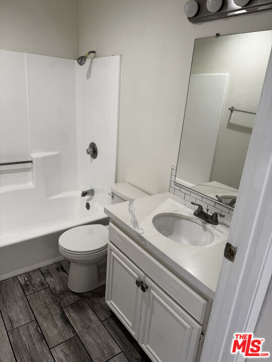 Building Photo - 221 N New Hampshire Ave