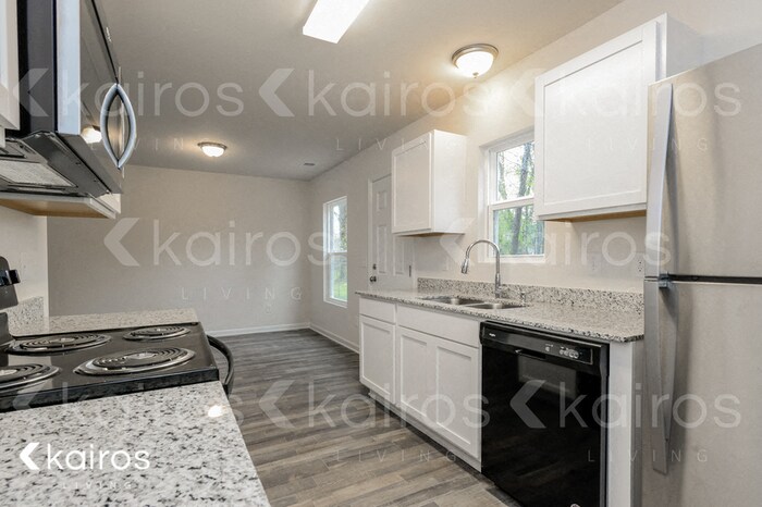 Building Photo - 945 Clayton Ct