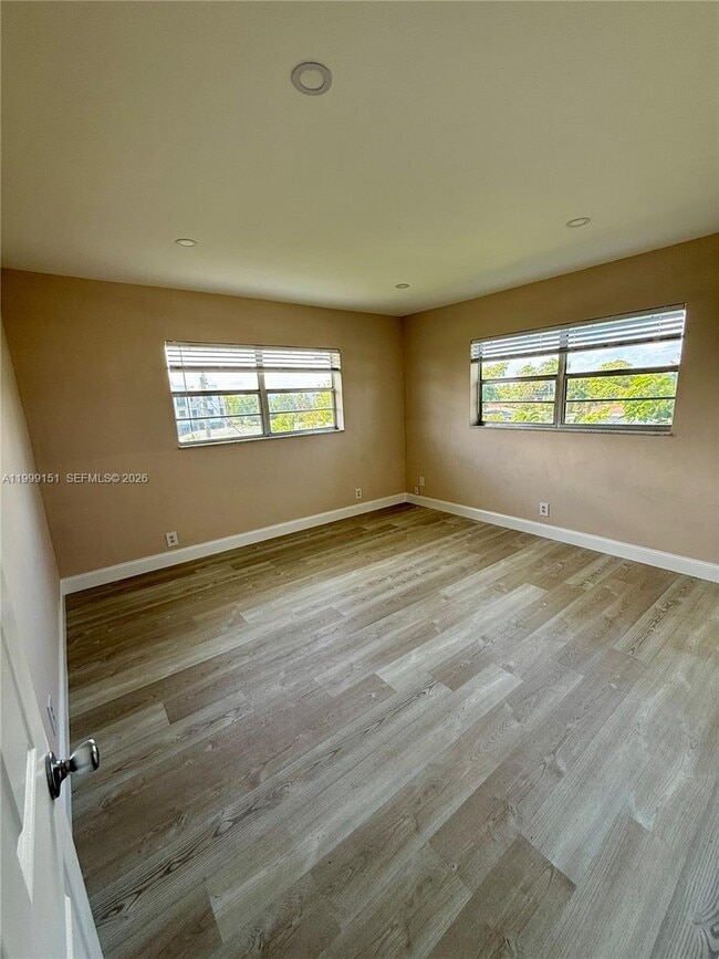 Building Photo - 1607 Arthur St